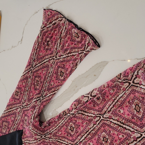 Women's top - Picture 2 of 5